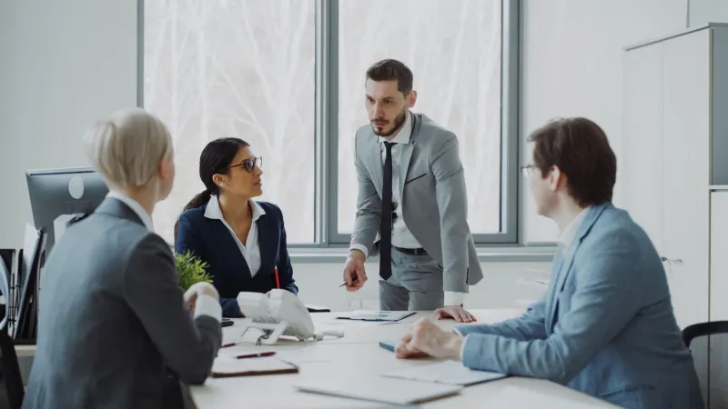 Diplomado y salario: cómo una certificación transforma tu poder de negociación y cuánto puedes ganar con ello